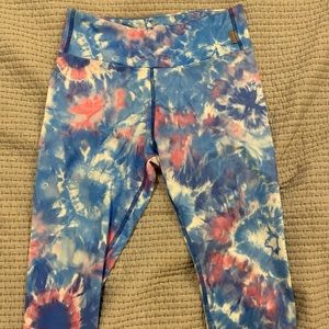 KOS USA cropped leggings. Size M
